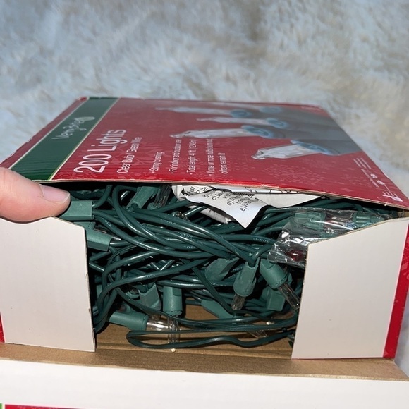 Merry brite 200 white lights used once to check if the work snd stored away - Picture 4 of 5